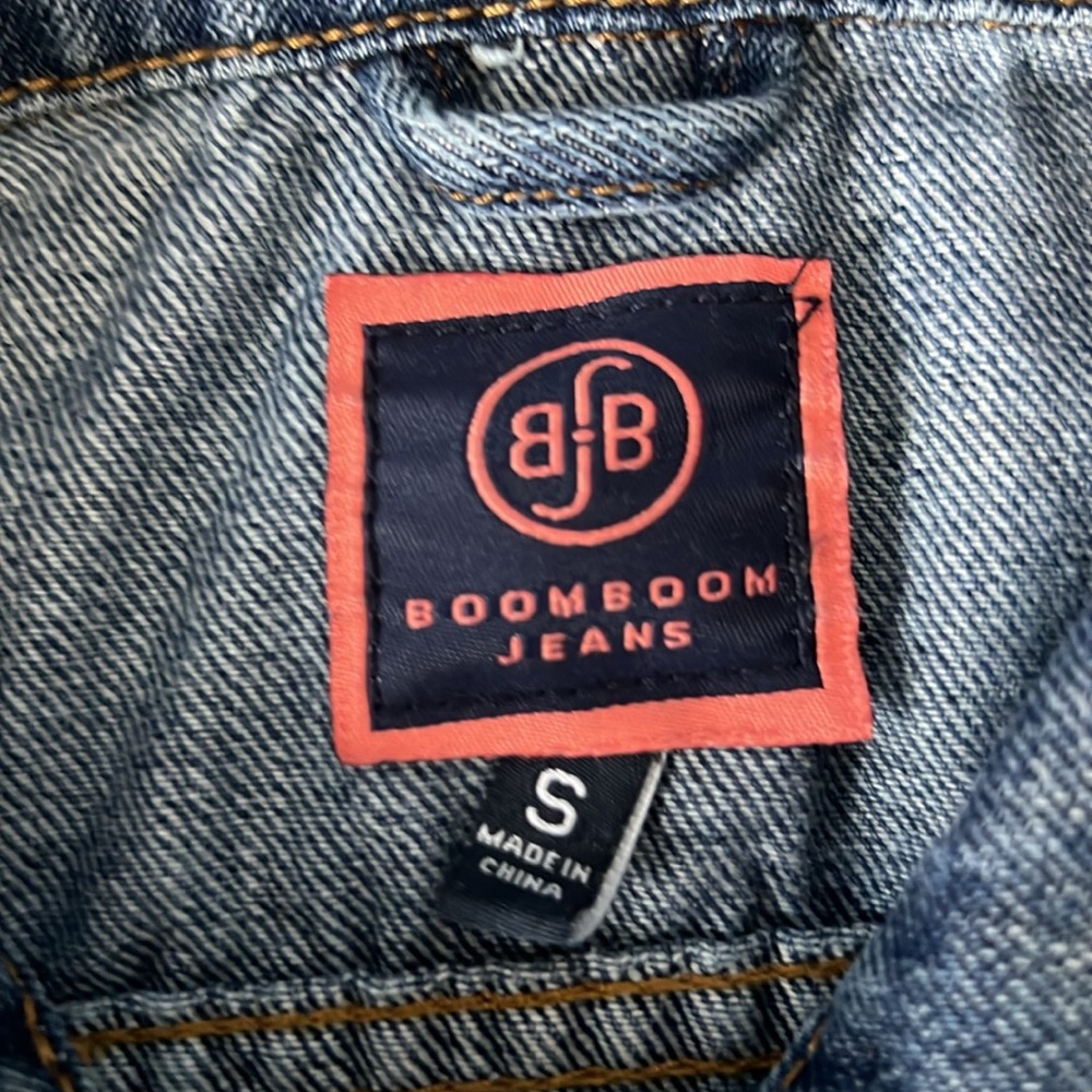Boom Boom Jeans Distressed Urban Crop Denim Jacket Woman's Small - Picture 5 of 7